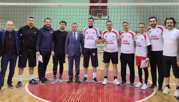 KURUMLAR ARASI VOLEYBOL TURNUVASININ FİNALİ YAPILDI