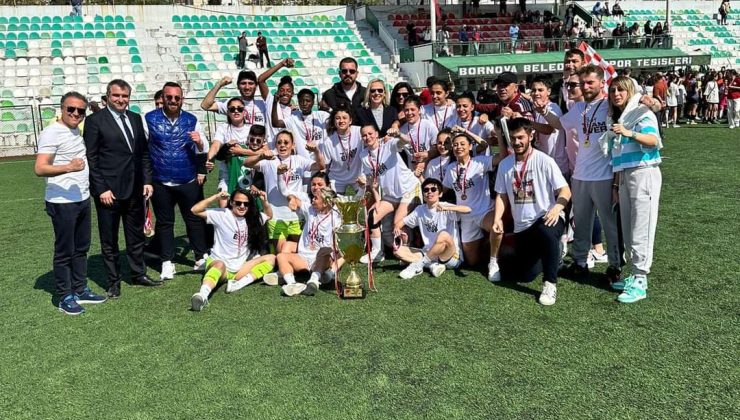 Ünye Kadın Futbol Kulübü Şampiyon Oldu