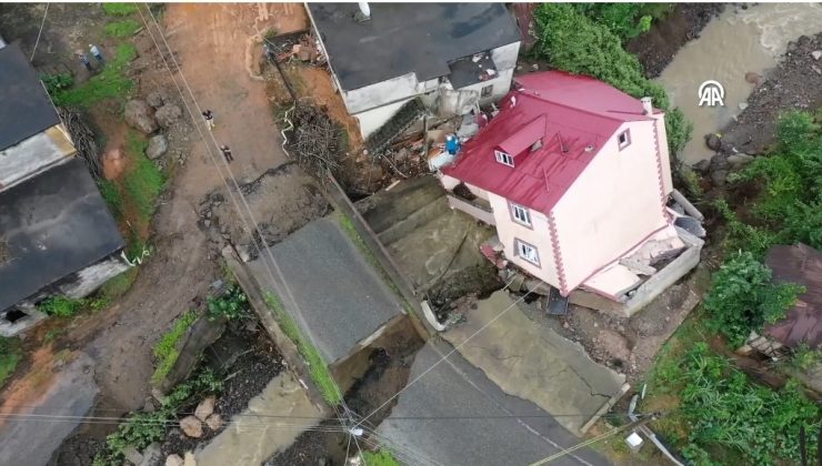 Giresun’da Sağanak Yağış Nedeniyle Bir Ev Yan Yattı