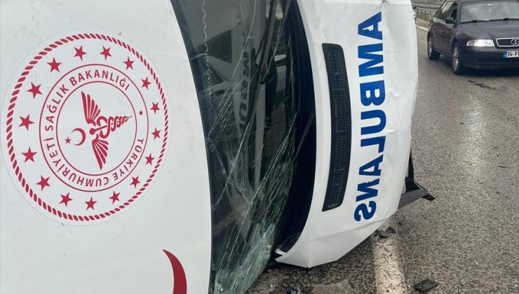 Yağış Nedeniyle Ambulans Kaza Yaptı