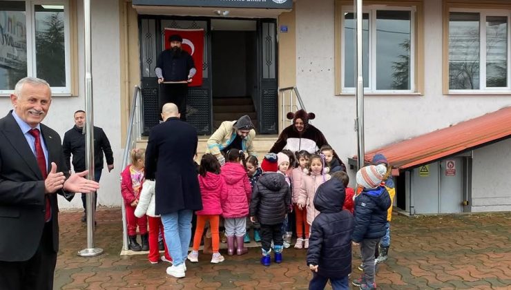 Gülyalı Belediyesi Oda Tiyatrosu Perdelerini Açtı.