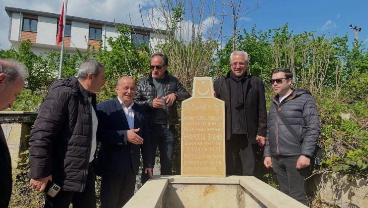 Hekimoğlu’na Anıt Mezar Yapıldı.