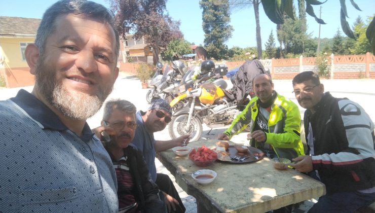 Kayserili Motor Sevdalıları Ünye Kalesinde.