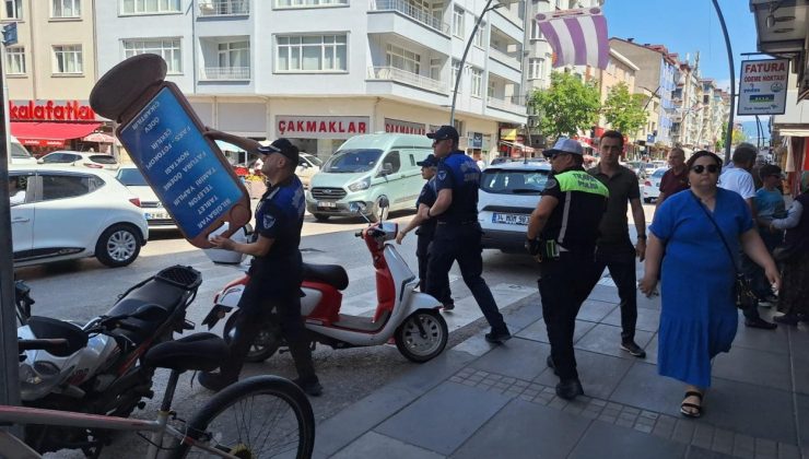 Ünye’de Kaldırım İşgallerine Son Verilmeli.