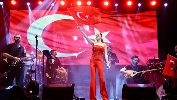 Altınordu’lular Bayram Coşkusunu Elif Buse Doğan’la Yaşadı