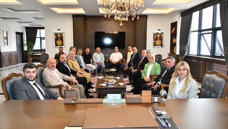 Çaybaşı’nda Başkan Karayiğit’in Misafirleri Vardı.