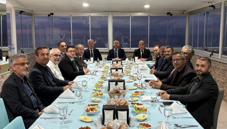 Hizmetleri Ödüllendirildi.