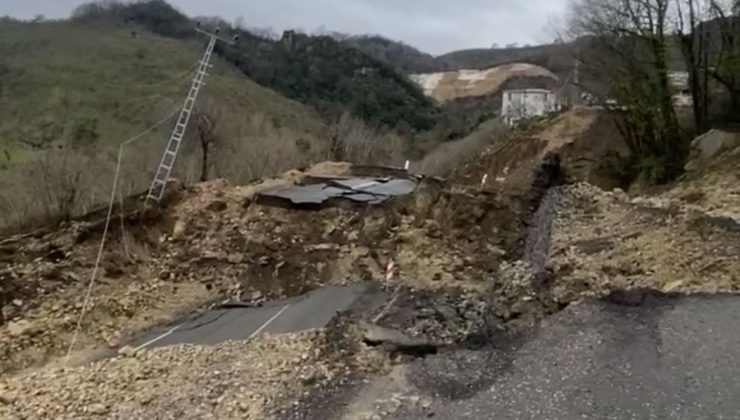Ünye -Akkuş Yolunda Heyelan!