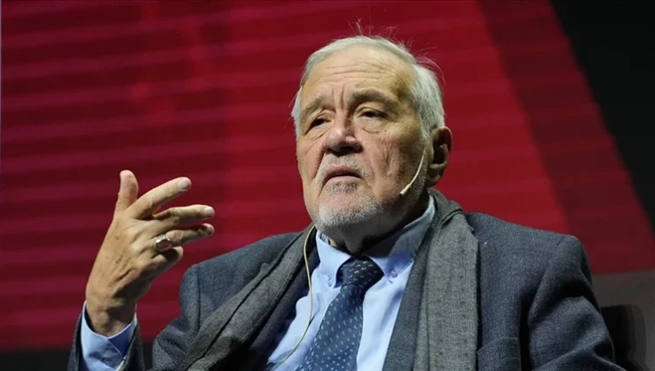 Tarihçi ve Yazar İlber Ortaylı Hayatını Kaybetti