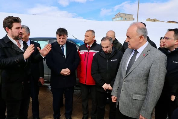 Vali İnceledi, Başkan Karşı Çıktı !