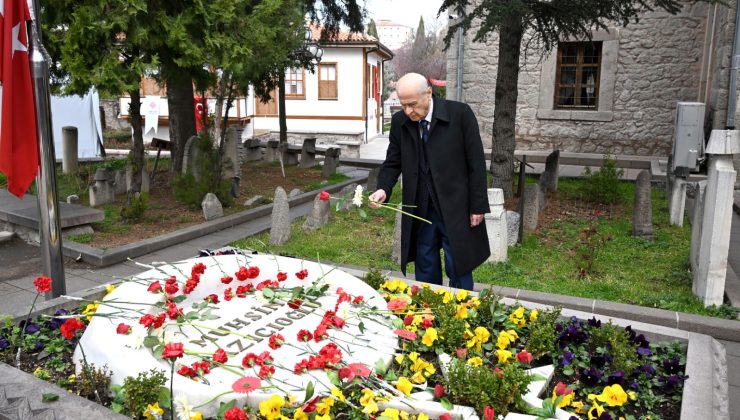 Devlet Bahçeli Tacettin Dergah’ın da.