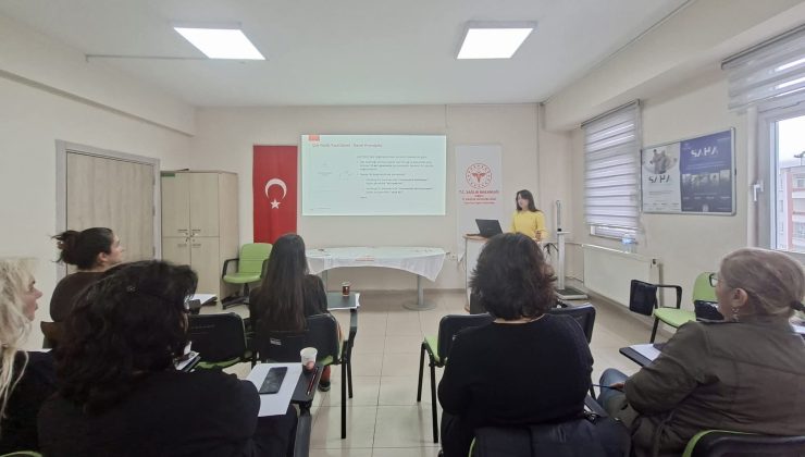 Ünye İlçe Sağlık Müdürlüğünde Aile Sağlığı Çalışanlarına Eğitim