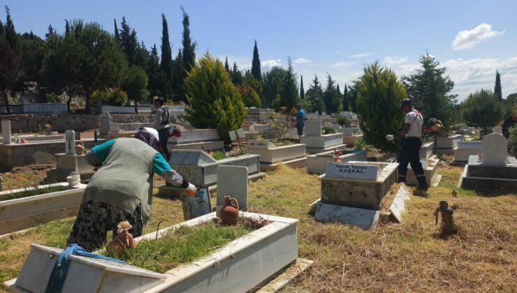 Bugün “Arife”, Yakınlarınızı Ziyaret Ettiniz Mi?