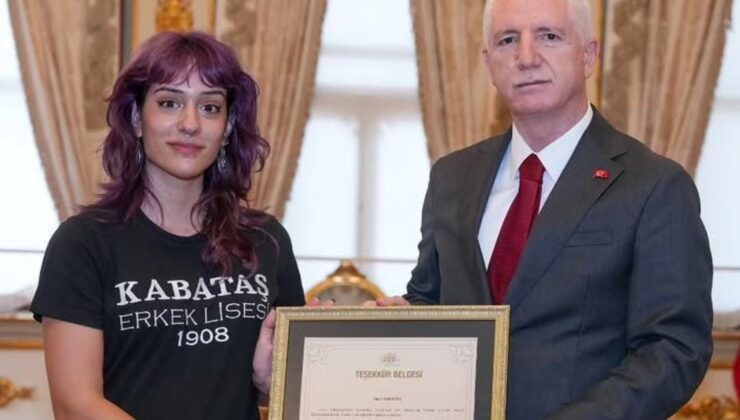 Ünyeli Eylül Uyar, YDT Almanca Testinde Türkiye Birincisi.
