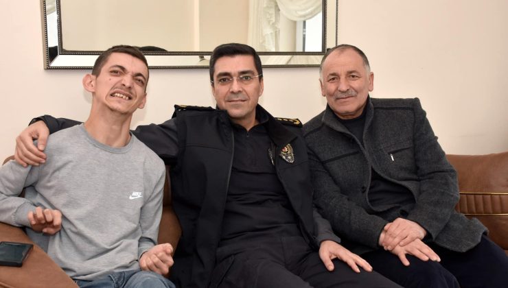 AKSOY’DAN AZİMLİ YAZARIN DAVETİNE CEVAP