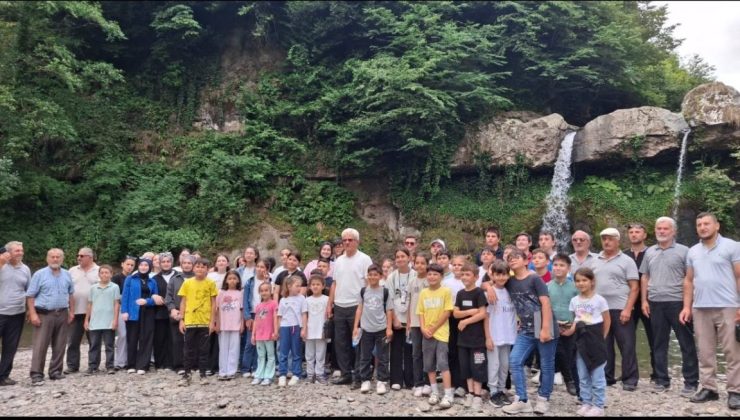 Kendini Çocuklara Vakfeden Başkan: Mehmet Duman.