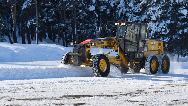 Yoğun Kar Yağışı ve Tipi Nedeniyle Yollar Kapatıldı