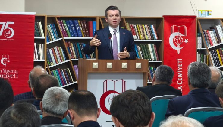 Yavuz Selim KIRAN, Ünye İlim Yayma Cemyetinde Konferans Verdi.