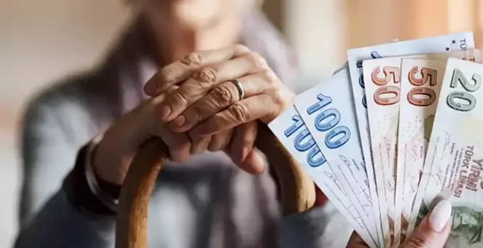 Emekli Maaşları ve Bayram İkramiyesi Ne Zaman Hesaplara Yatacak?