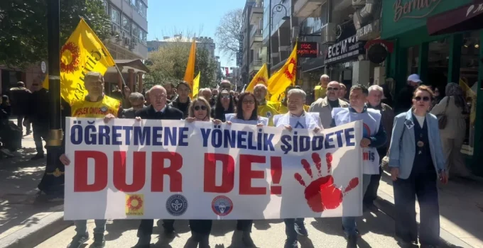 Eğitimciler İş Bırakarak Tepkilerini Gösterdi!