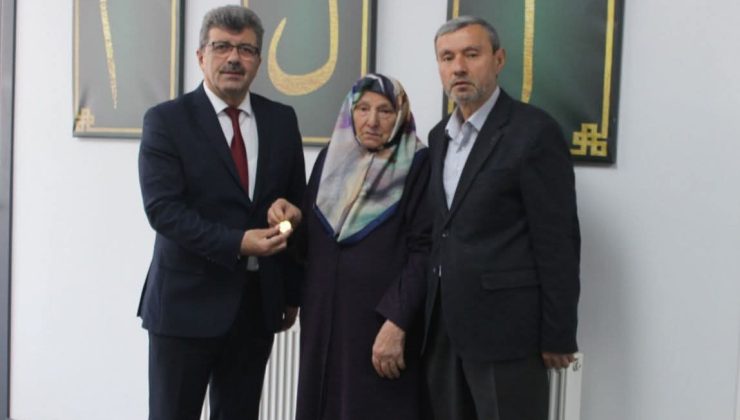 F.Ateş’ten Kuran Kursuna Anlamlı Bağış!