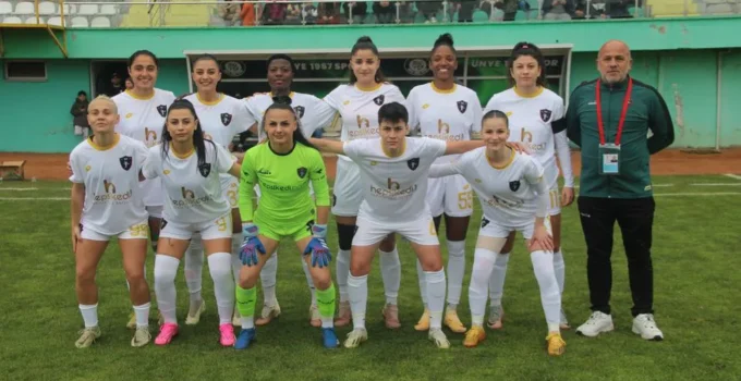 Ünye Kadın Futbol Kulübü  Ligi 43 Puanla Kapattı