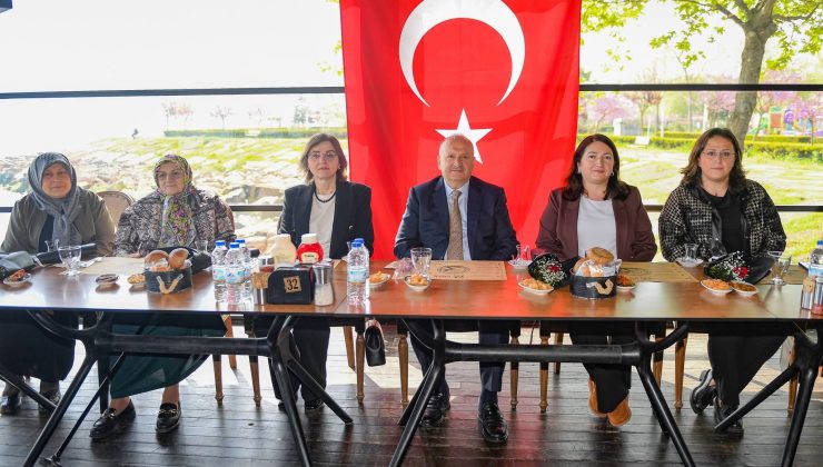 Başkan Tavlı  Şehit Anneleriyle Bir Araya Geldi