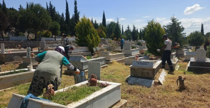 Bugün “Arife”, Yakınlarınızı Ziyaret Ettiniz Mi?
