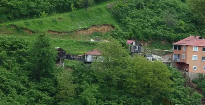 Giresun’da Heyelan Riski Devam Ediyor; Konutlar Boşaltılıyor!