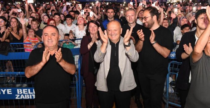 Ünye’de Festival, Resul Dindar’la Sona Erdi.